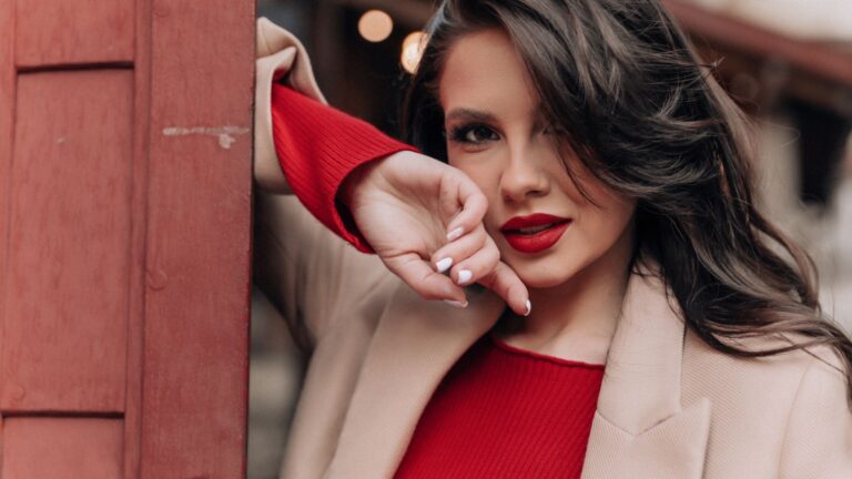 10 Easy Outfit Ideas That Prove You Don’t Need Jeans to Look Stylish