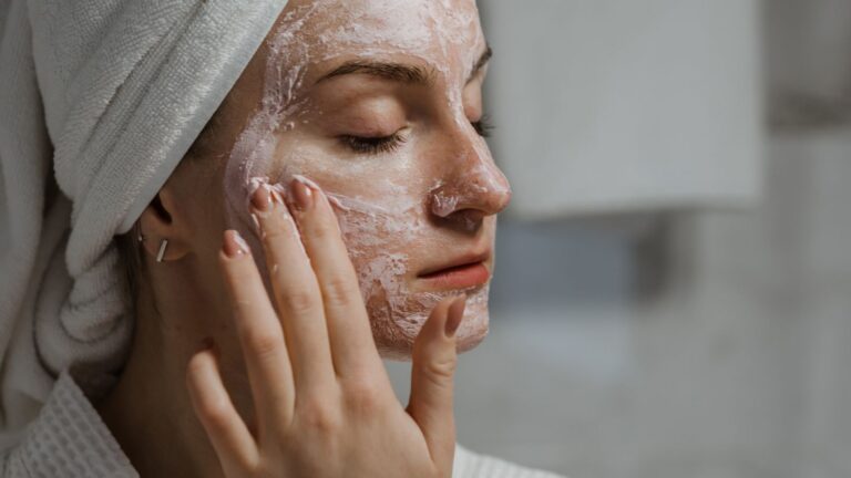 The heat-proof beauty routine dermatologists actually recommend this summer