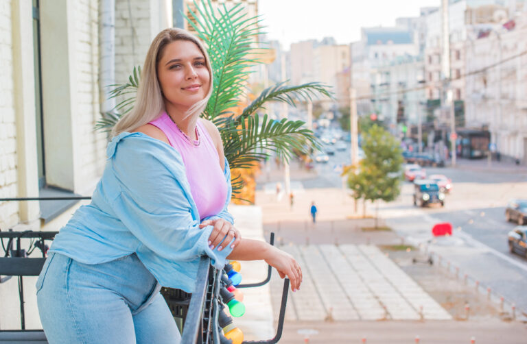 The fashion trends women are actually wearing right now — not just on runways